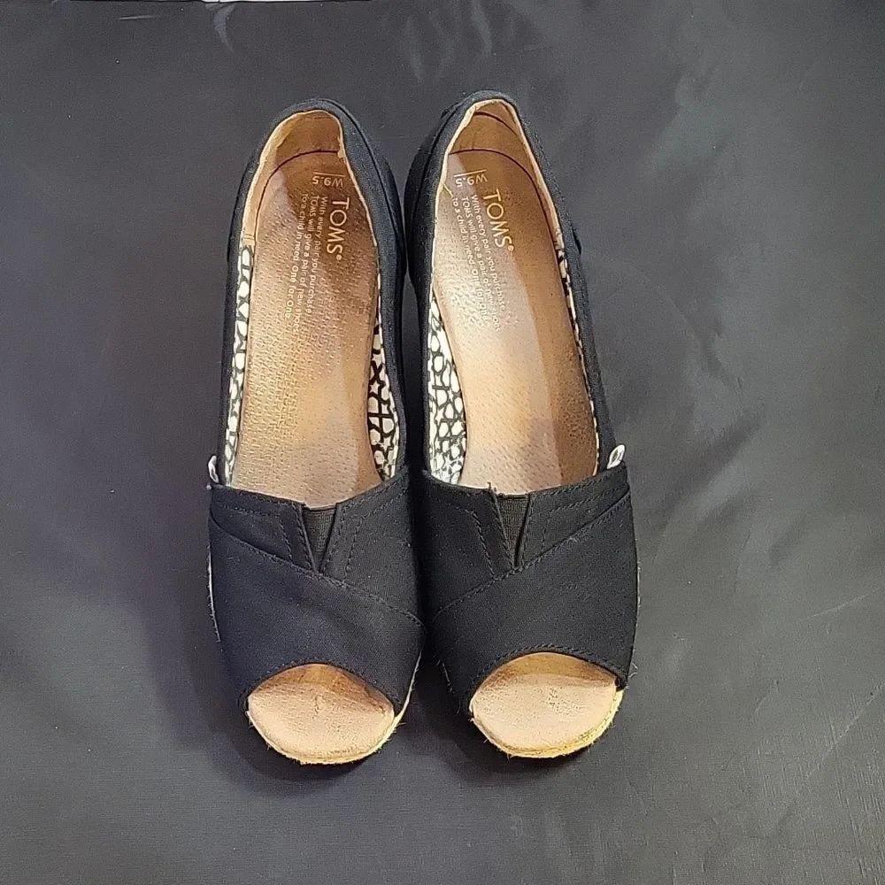 TOMS CLASSIC CANVAS WEDGE SANDAL - Picture 2 of 16